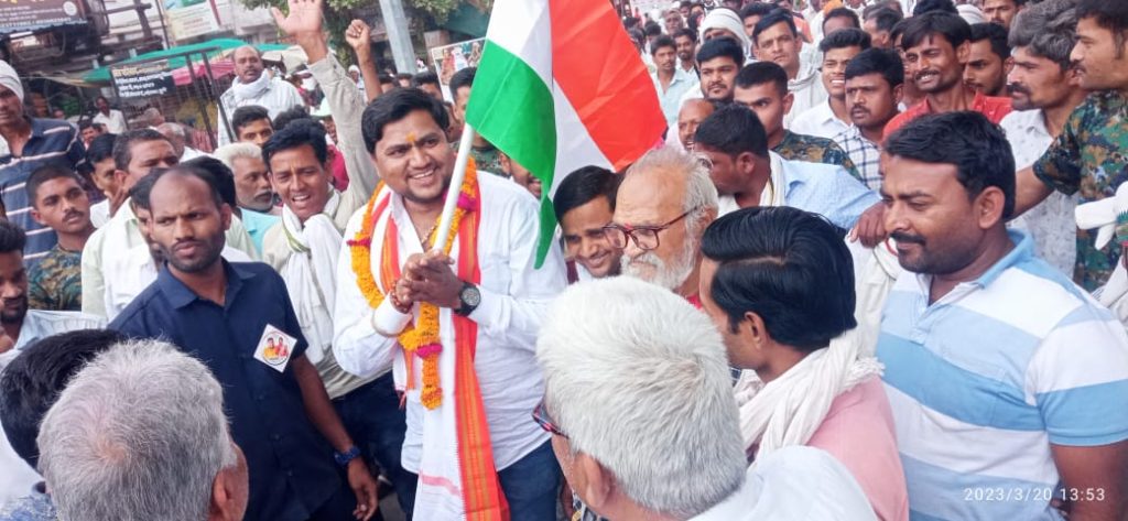 कापूस दरवाढीसाठी शेतकऱ्यांचा आक्रोश